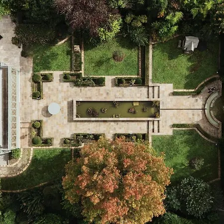 Master House With French Garden Villa *